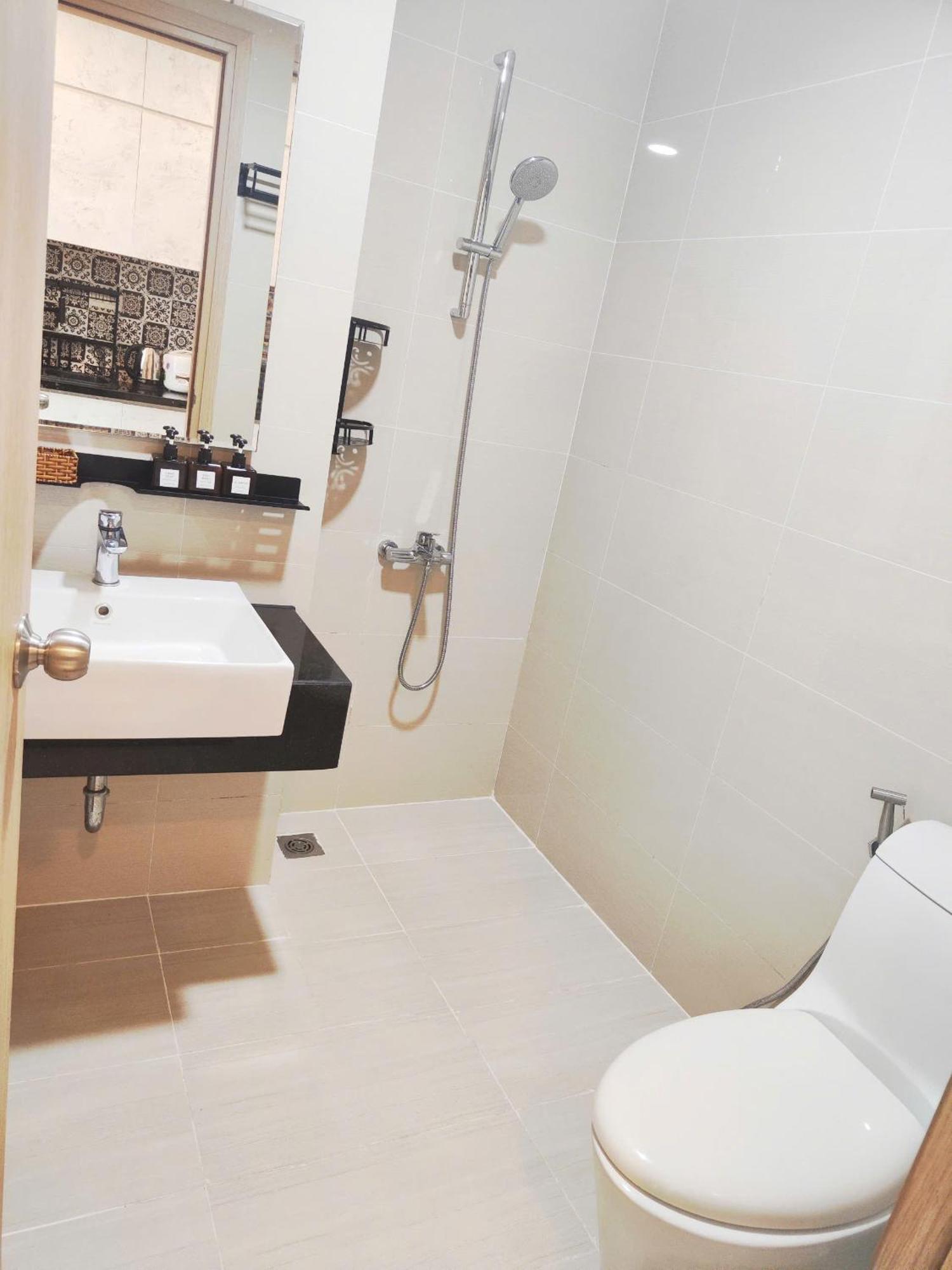 Khách sạn hẻo lánh Botanica Premier - With Swimming Pool, Near The Airport TP. Hồ Chí Minh