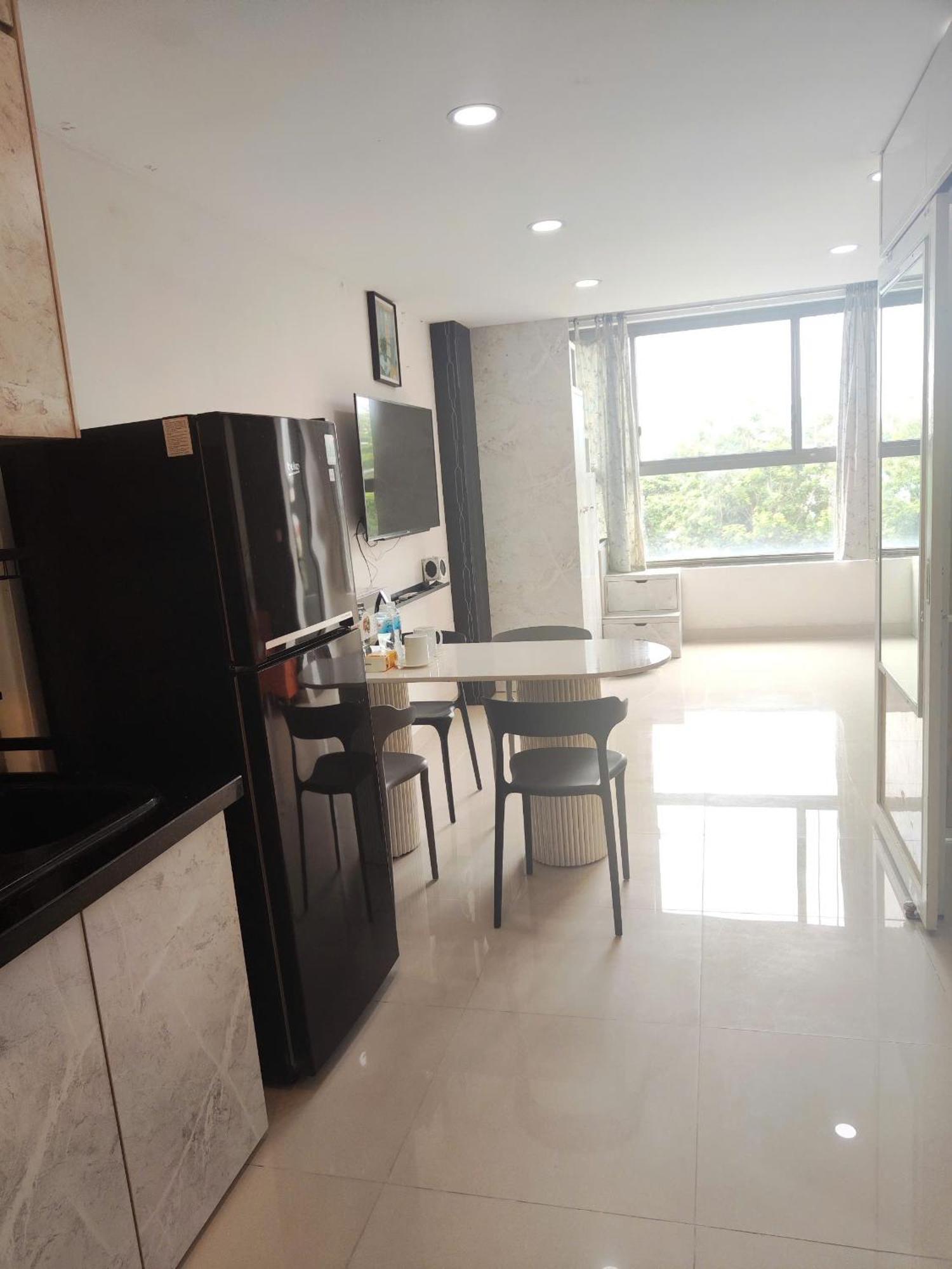 Khách sạn hẻo lánh Botanica Premier - With Swimming Pool, Near The Airport TP. Hồ Chí Minh